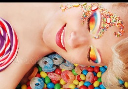 從芭比粉唇到藍紫色眼影，多巴胺流行的背后是什么？